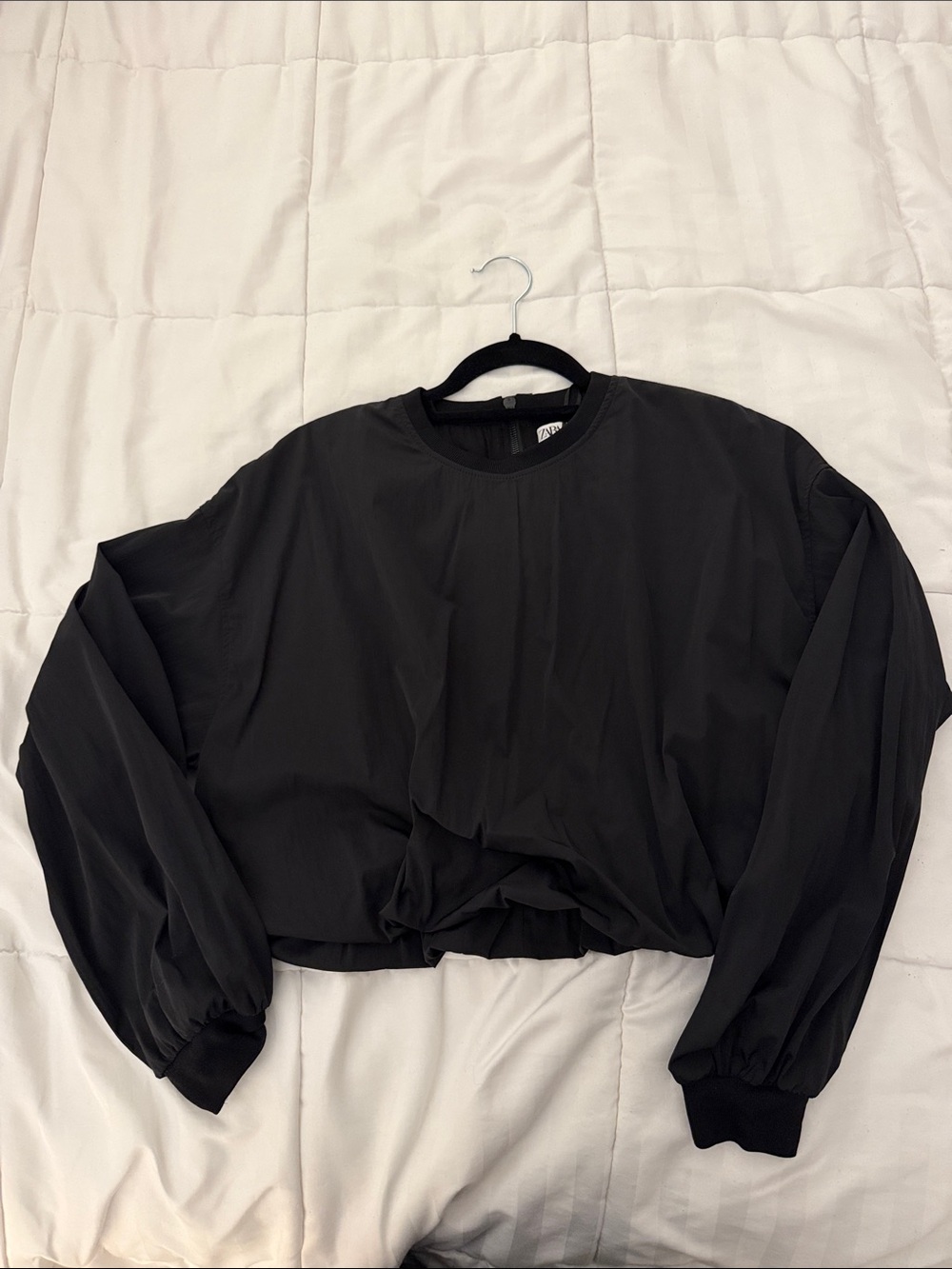 Zara Black Cropped Long Sleeve Pullover Top